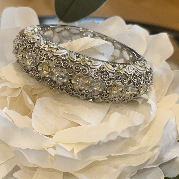 Silver Crystal White Flower Chunky Bangle Bracelet - Picture 2 of 7